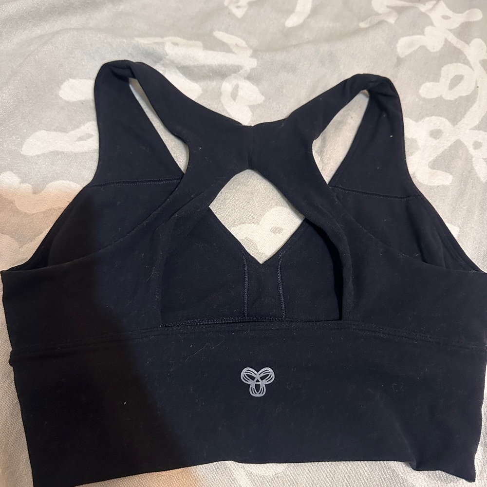 Women's Black tnaction Sports Bra with Back Cutout aritzia tna xs